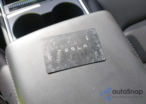 2023 Tesla Model Y Awd/Long Range Dual Motor All-Wheel Drive z USA, uszkodzony, nr VIN 7SAYGDEE1PF897225